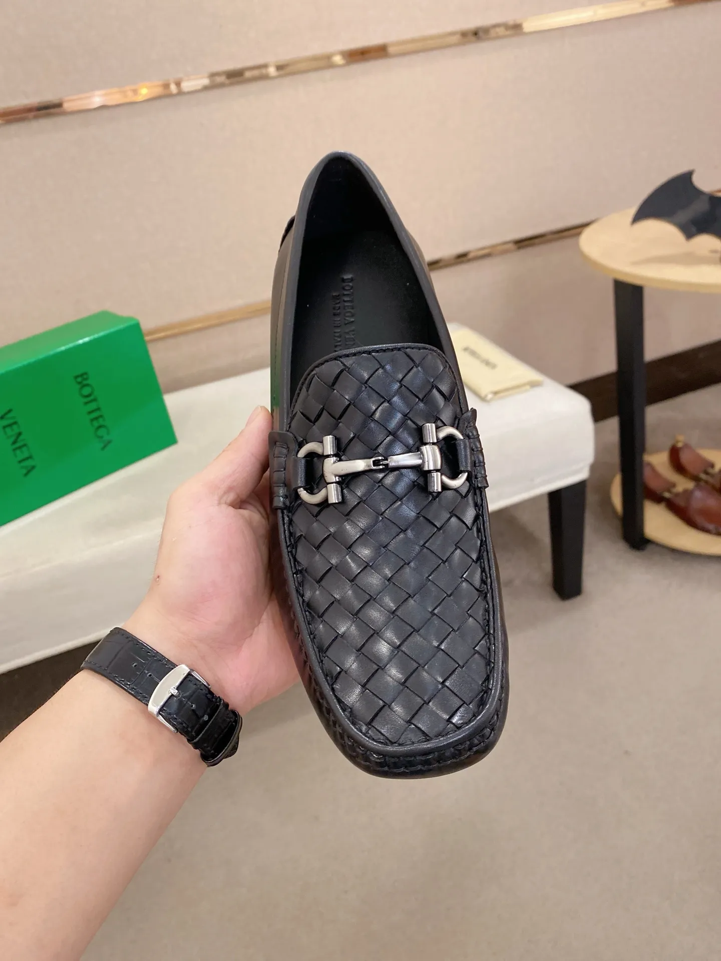 Men's shoes 💰 400💰 (Niu Li + Niu Pad) [BV] latest hot style‼ ️Casual men's shoes, uppers imported first-layer cowhide ➕Full imported cowhide lining✔️Exquisite workmanship, excellent foot feel, special rubber soles✔️, cool and fashionable, the latest fashion, fashionable outsole, hurry up. Code number: 38-44 (can be customized to 37.45, non-refundable)